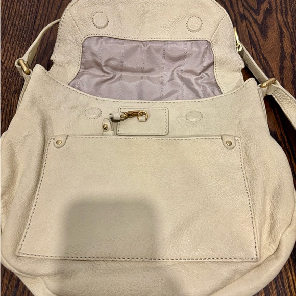 Marc Jacobs Cream Leather Crossbody Bag - Picture 4 of 7